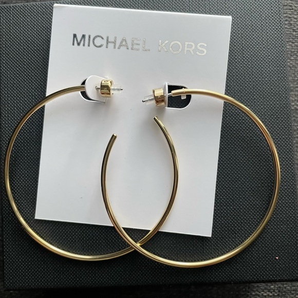 Michael Kors earrings,Michael Kors Gold Classic Hoop Earrings,women’s earrings. - Picture 1 of 11
